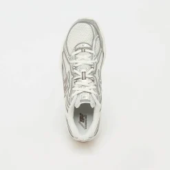 740