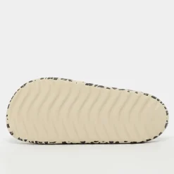 Adilette Lumia
