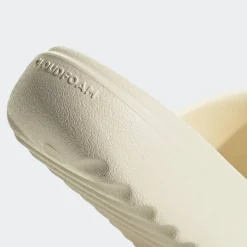 Adilette Lumia
