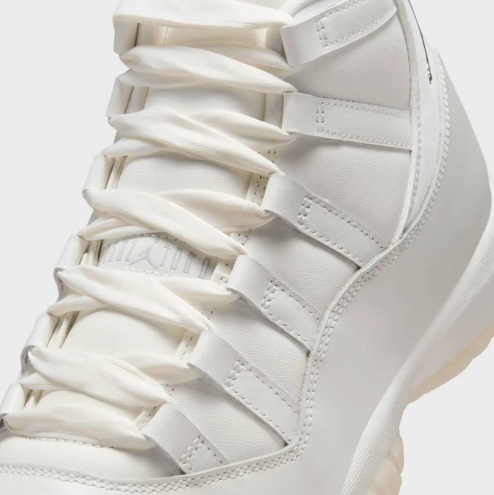 Air Jordan 11 Grand Finale