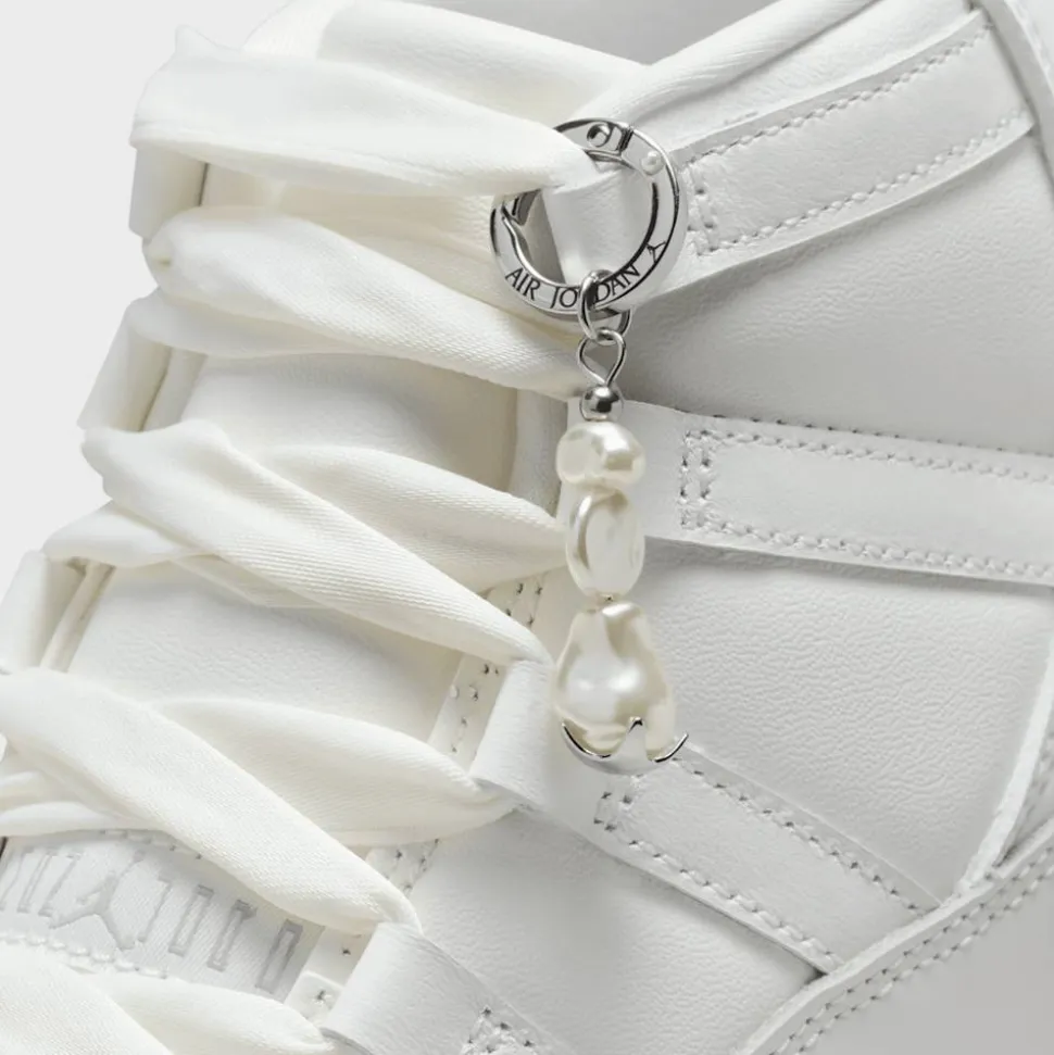 Air Jordan 11 Grand Finale