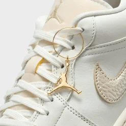 Air Jordan 1 Low SE