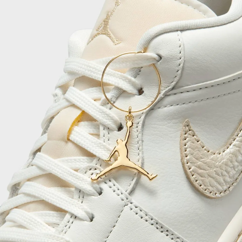 Air Jordan 1 Low SE