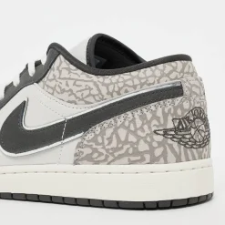 Air Jordan 1 Low SE V2