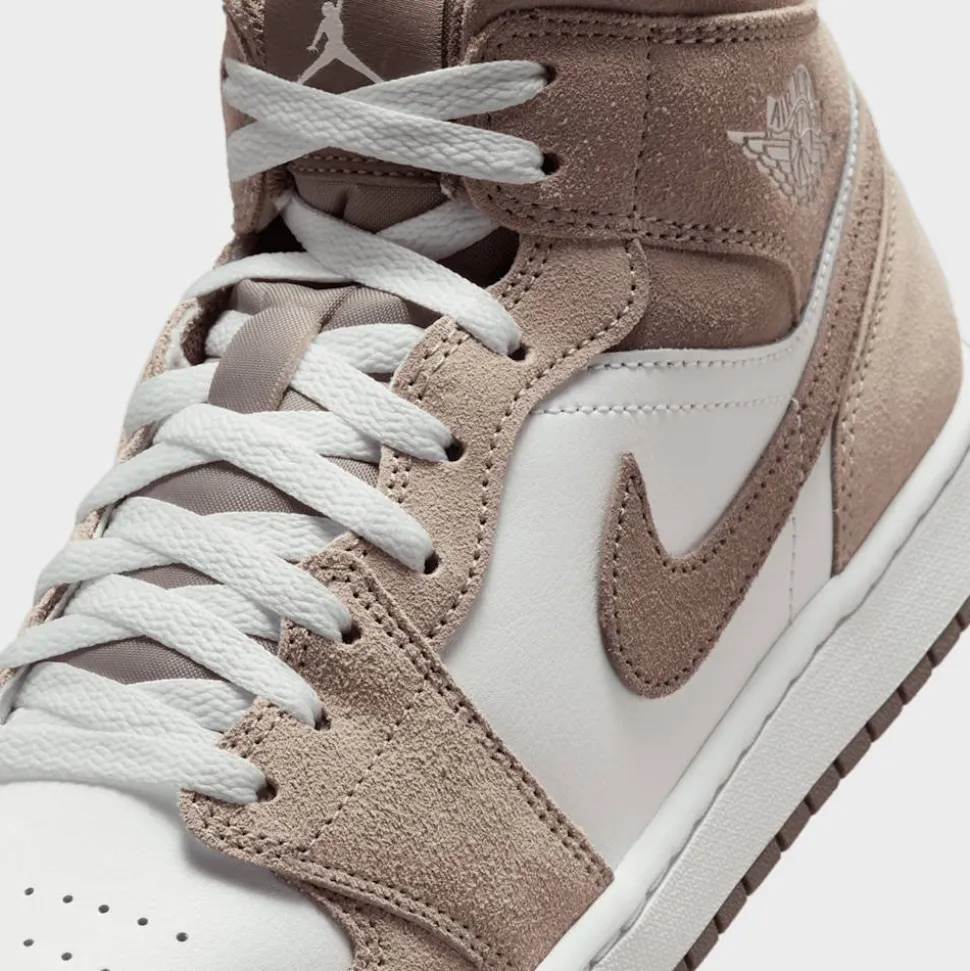 Air Jordan 1 Mid