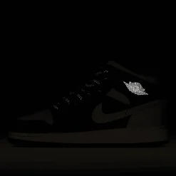 Air Jordan 1 Mid SE (GS)