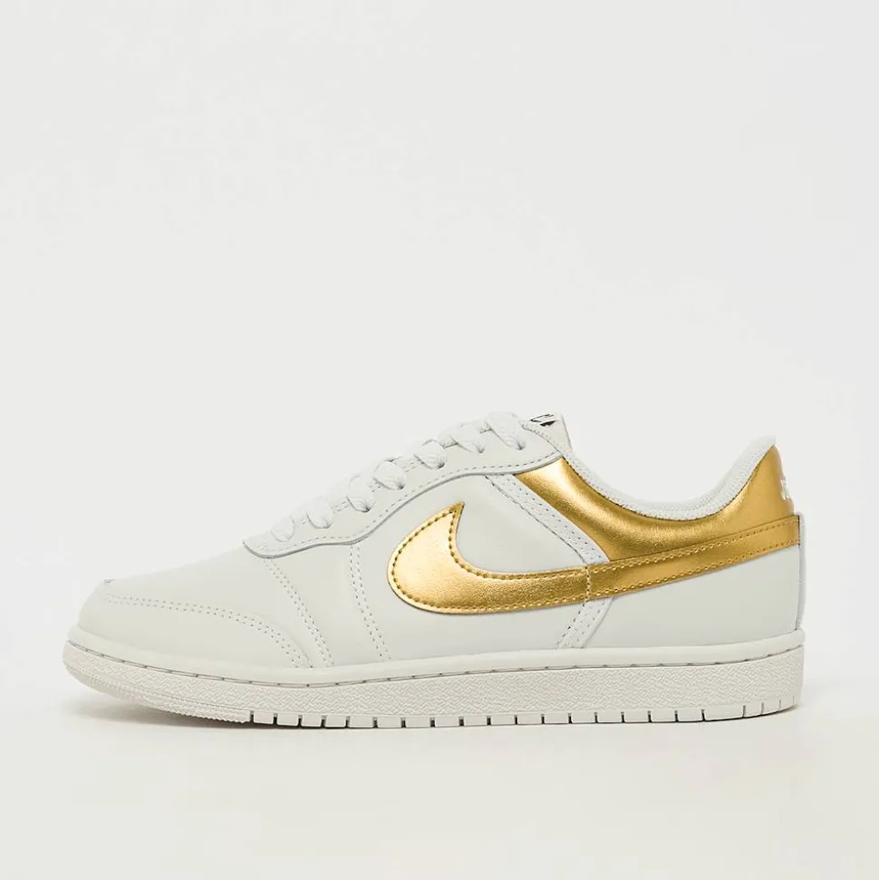 Air Jordan Skyline Low