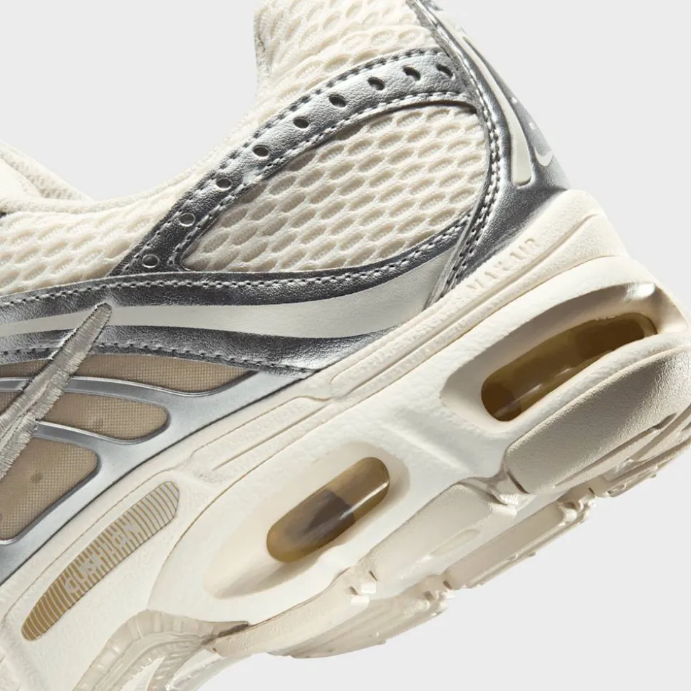 Air Max Moto 2K