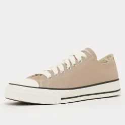 Chuck Taylor Throwback