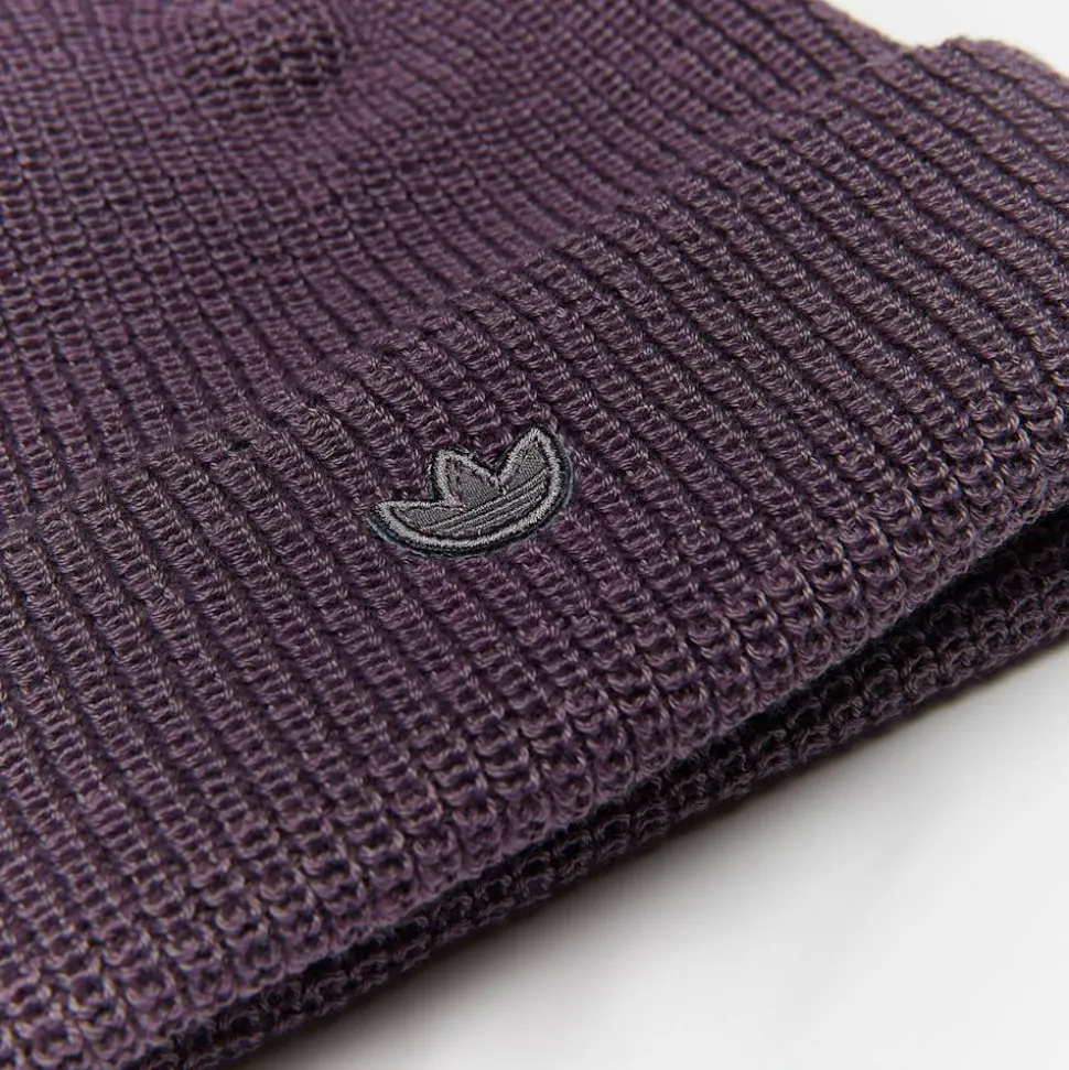 Con Short Beanie