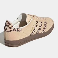 Gazelle Indoor