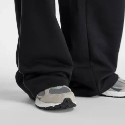 Linear Graphic Fleece Pants