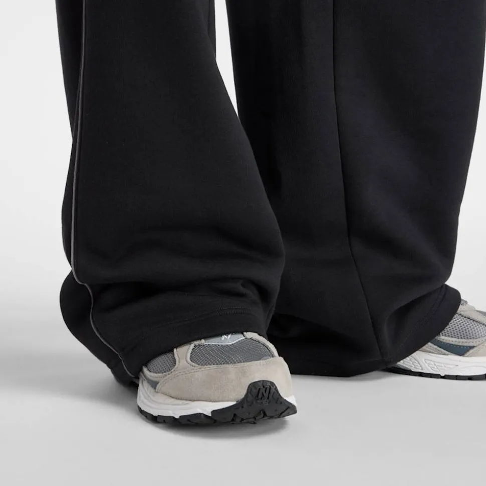 Linear Graphic Fleece Pants