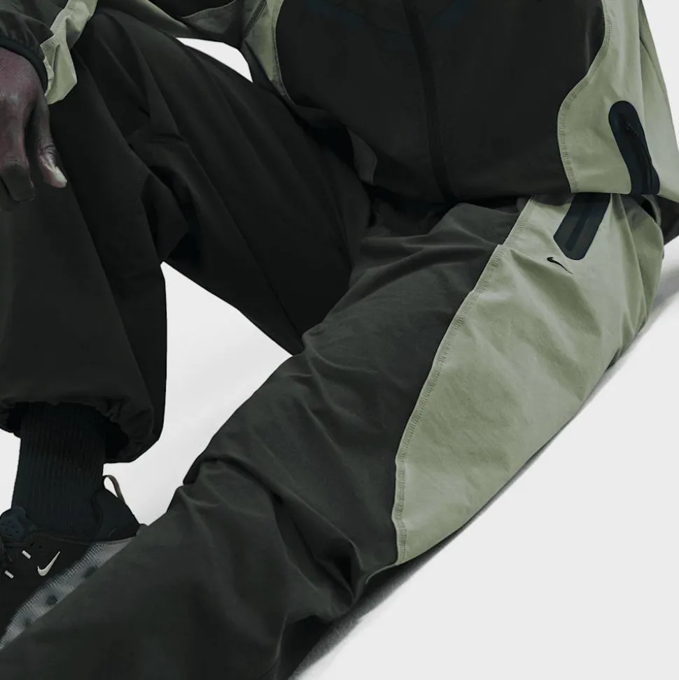 Tech Dri-FIT Woven Color-Block Oversized Pants